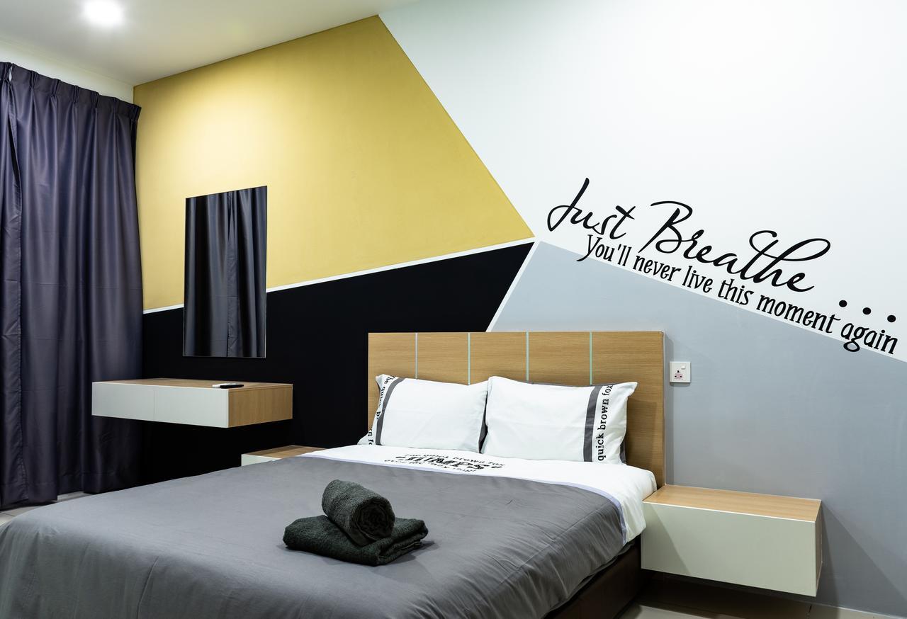 Southwest Island Suite By D Imperio Homestay Bayan Lepas Exteriör bild